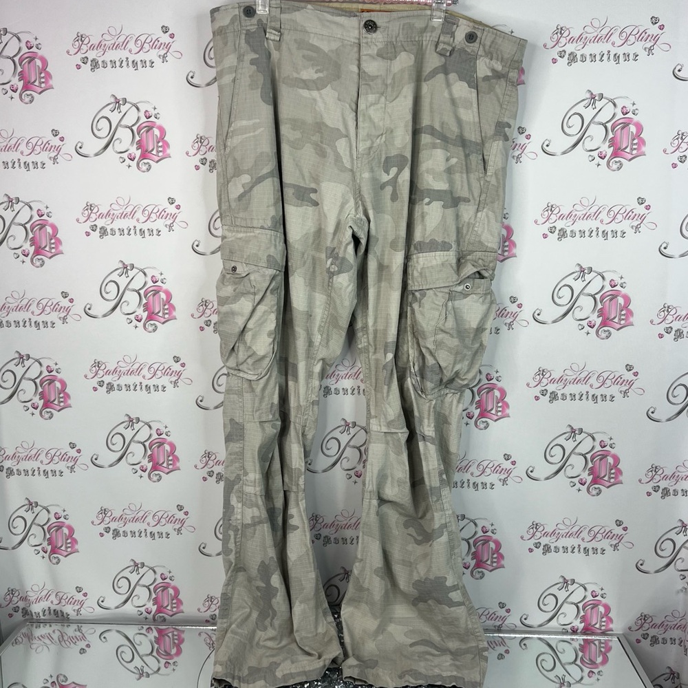 Solid cargo pants camouflage zippers pockets beige Gray Cargo Pants